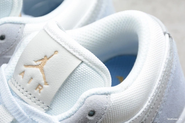 Low Jordan Air “Paris” 1 CV3043-100 0913